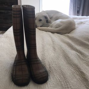 Authentic Burberry rain boots
